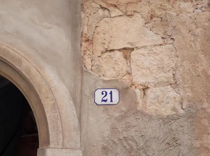 Al Cavour 21 3* Campiglia Marittima