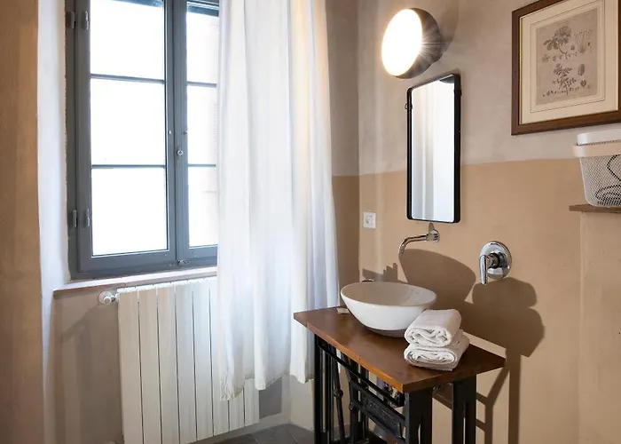 Al Cavour 21 Bed & Breakfast 3*